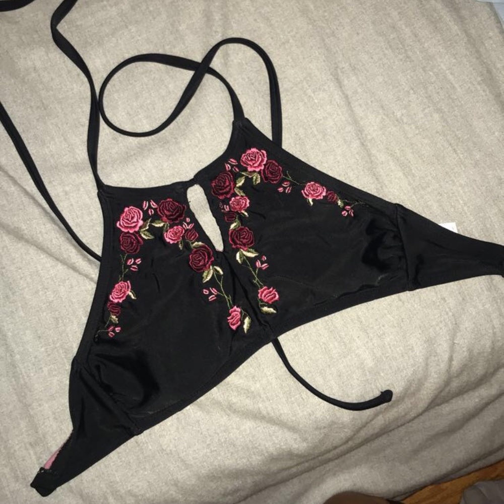 target bikini top never worn